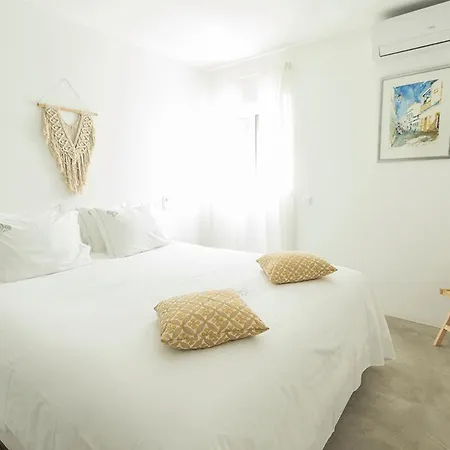 One2seven Aparthotel