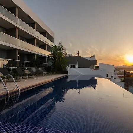 Aparthotel One2seven 4*