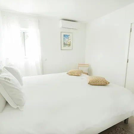 One2seven Aparthotel