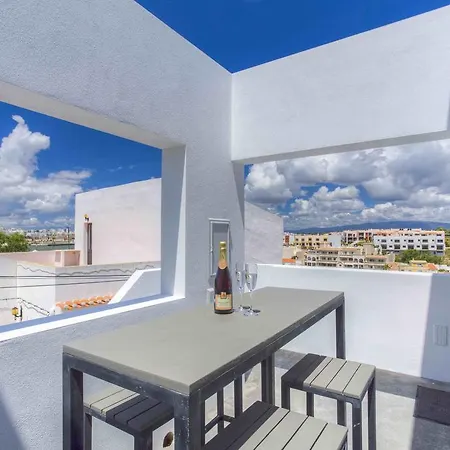 One2seven Aparthotel