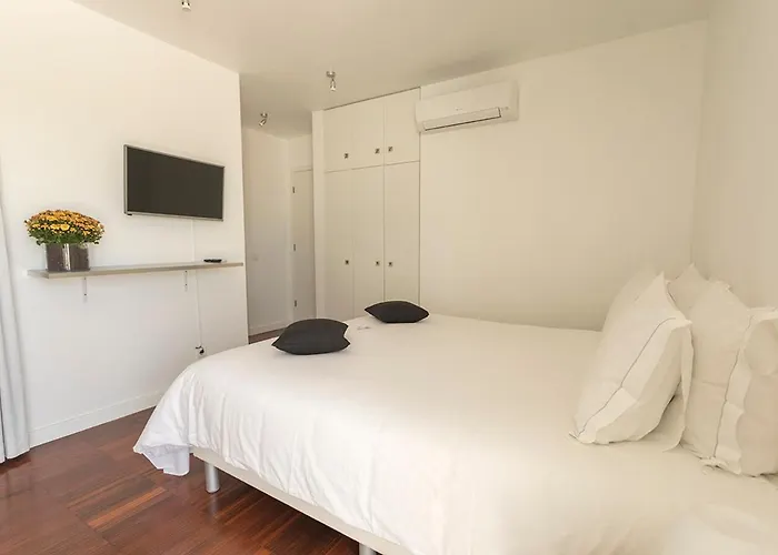 One2seven Aparthotel 4*