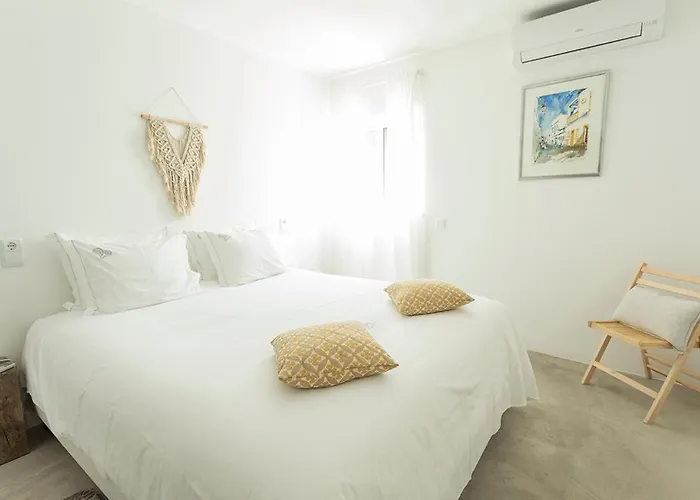 One2seven Aparthotel