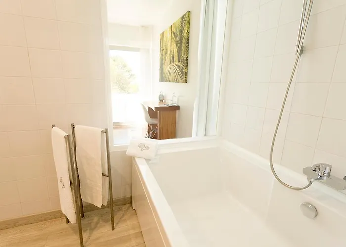 One2seven Aparthotel