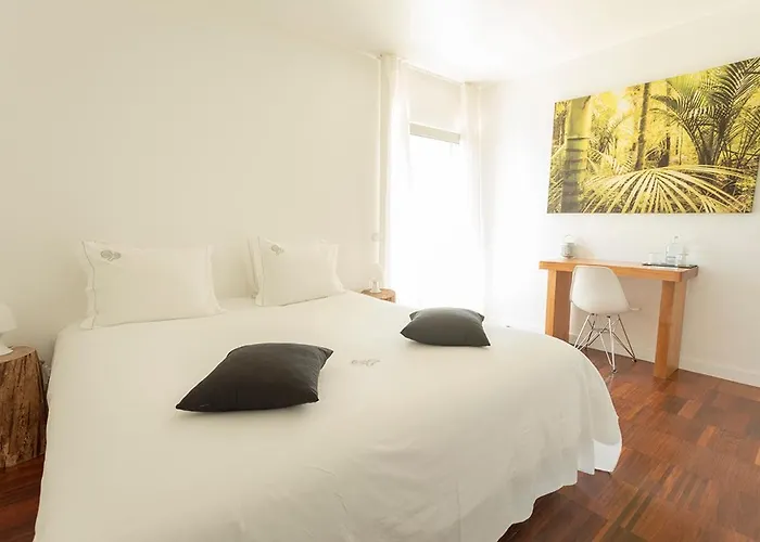 One2seven Aparthotel