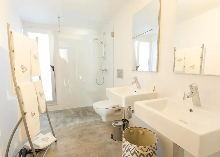 One2seven Aparthotel