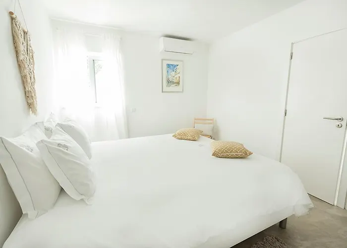 One2seven Aparthotel