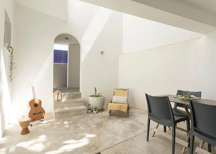 One2seven Aparthotel 4*